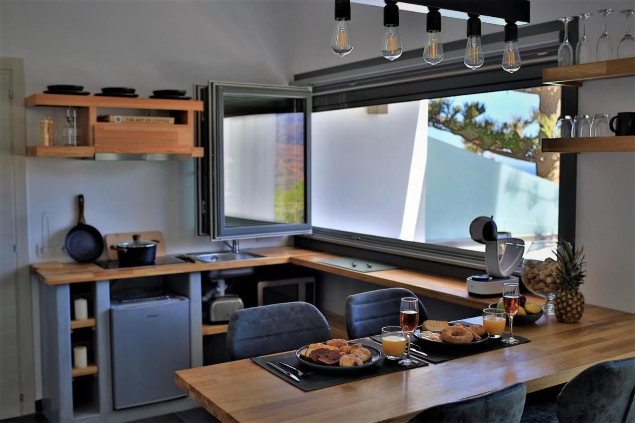 A Lux Villas Santorini Exo Gonia Bagian luar foto