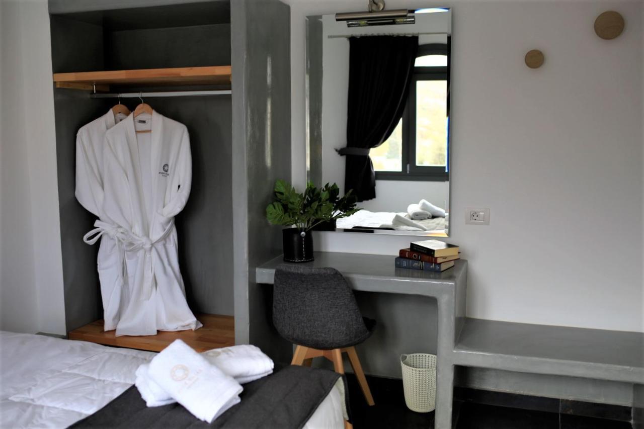 A Lux Villas Santorini Exo Gonia Bagian luar foto
